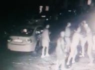 <strong></noscript>KAĞITHANE’DE APARTMAN ÖNÜNE PARK ETTİĞİ İÇİN BAYILTANA KADAR DÖVDÜLER</strong>