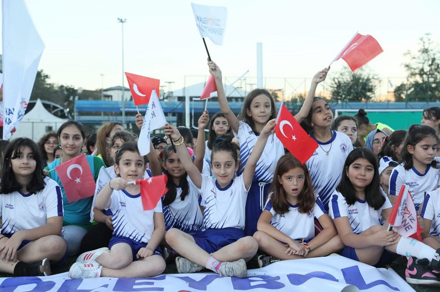 Kağıthane Belediyesi Yaz Spor Okulları’nın kapanış töreni gerçekleştirildi