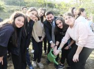 <strong></noscript>MİLLİ AĞAÇLANDIRMA GÜNÜNDE FİDANLAR TOPRAKLA BULUŞTU</strong>