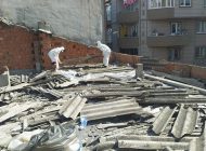 <strong></noscript>KÂĞITHANE’DE TONLARCA ASBESTE DUR DENİLDİ</strong>