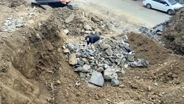 Kağıthane’de inşaat alanında içinde iskelet olan mezar bulundu