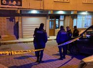 <strong></noscript>Kağıthane’de üç kişi silahla vurularak yaralandı</strong>