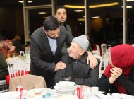 <strong></noscript>KAĞITHANE BELEDİYESİ İFTAR PROGRAMINDA DEPREMZEDELERİ AĞIRLADI</strong>
