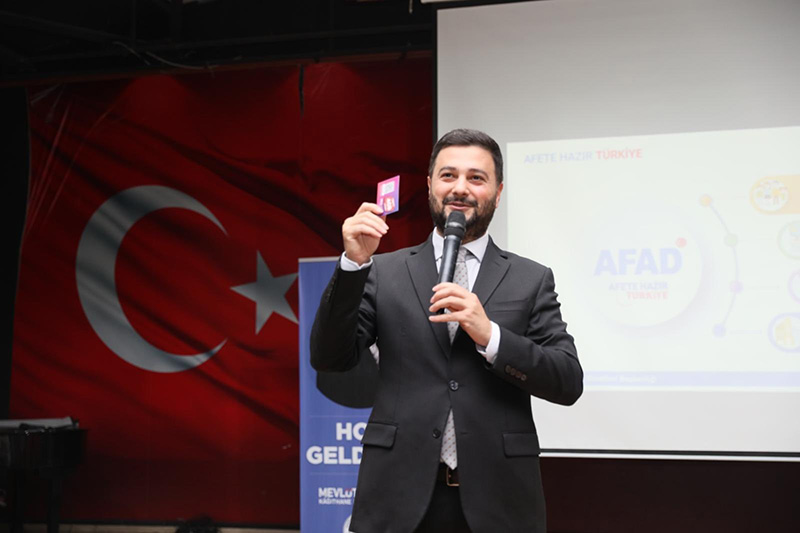 KÂĞITHANE BELEDİYESİ AFETLERE KARŞI ÖĞRENCİLERİ BİLİÇLENDİRİYOR