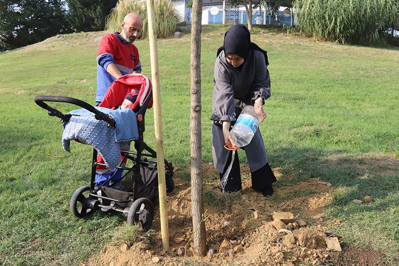 KÂĞITHANE BELEDİYESİ İLÇEYE 60 BİN AĞAÇ KAZANDIRDI