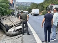 Kağıthane’de bankete giren otomobil takla attı