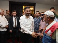 BAŞKAN ÖZTEKİN BELEDİYE ÇALIŞANLARIYLA BAYRAMLAŞTI