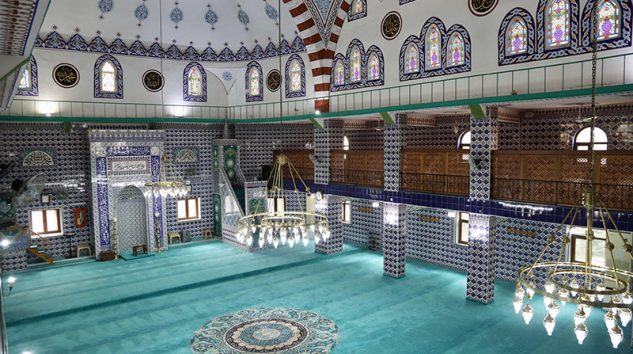 KÂĞITHANE BELEDİYESİ’NDEN RAMAZAN AYINA ÖZEL CAMİ TEMİZLİĞİ