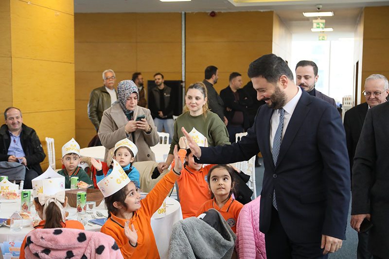 KÂĞITHANE’DE ÇOCUKLARA ÖZEL TEKNE ORUCU İFTARI DÜZENLENDİ