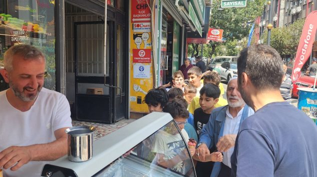 BAŞARILI MUHTAR BALCI, ÇOCUKLARI DONDURMASIZ BIRAKMADI