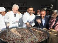 KAĞITHANE’DE 20 BİNDEN FAZLA KİŞİYE AŞURE İKRAM EDİLDİ