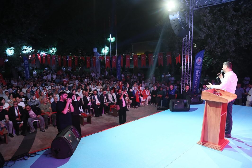 KÂĞITHANE’DE 15 TEMMUZ ŞEHİTLERİ DUALARLA ANILDI