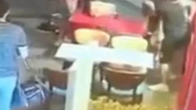 Kağıthane’de Eski eşinin sosyal medyadan yayın yaptığı kişiye bıçakla saldırdı