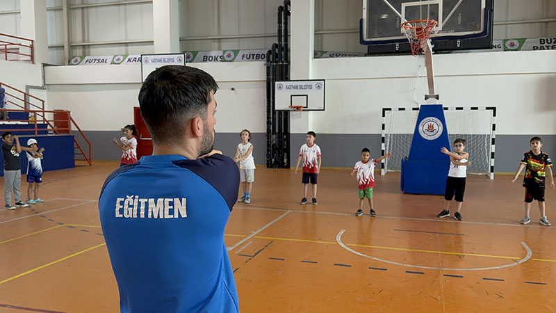 KÂĞITHANE’DE HER MAHALLE SPOR MERKEZİYLE BULUŞUYOR