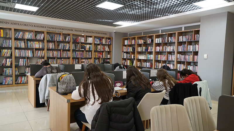 KÂĞITHANE’DE MİLLET KIRAATHANELERİ GENÇLERİN BULUŞMA NOKTASI OLDU