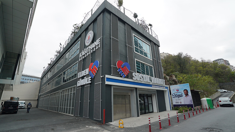 KÂĞITHANE’DE DAYANIŞMA ELDEN GÖNÜLE SOSYAL YARDIM MERKEZİ İLE BÜYÜYOR