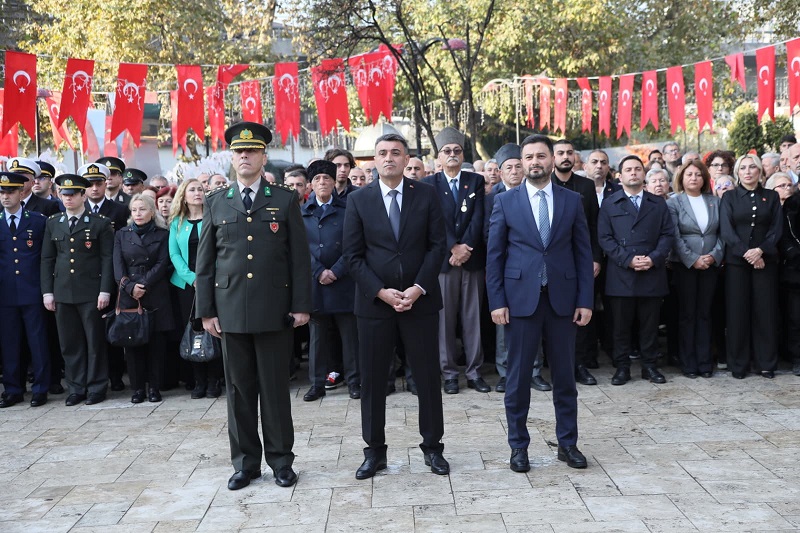 KÂĞITHANE’DE ATATÜRK SAYGIYLA ANILDI