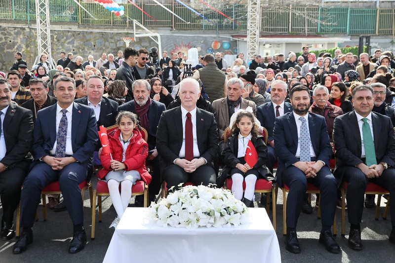 KÂĞITHANE’NİN EĞİTİM YUVALARI BİR BİR YENİLENİYOR