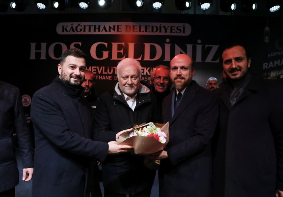 NİHAT HATİPOĞLU KÂĞITHANE’DE BİNLERCE KİŞİYE SESLENDİ