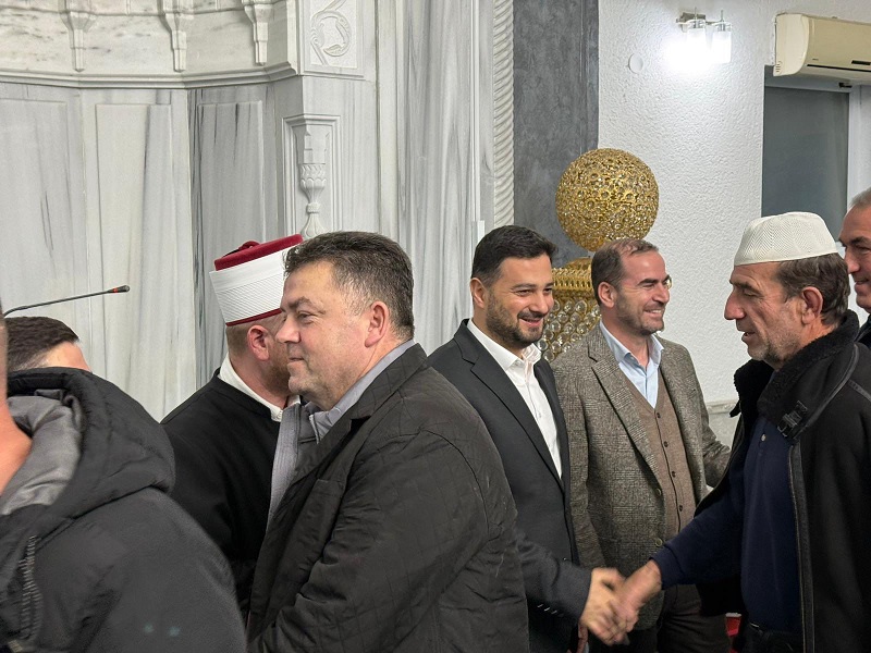 BAŞKAN ÖZTEKİN BALKANLAR’DA VATANDAŞLARLA İFTAR SOFRASINDA BULUŞTU