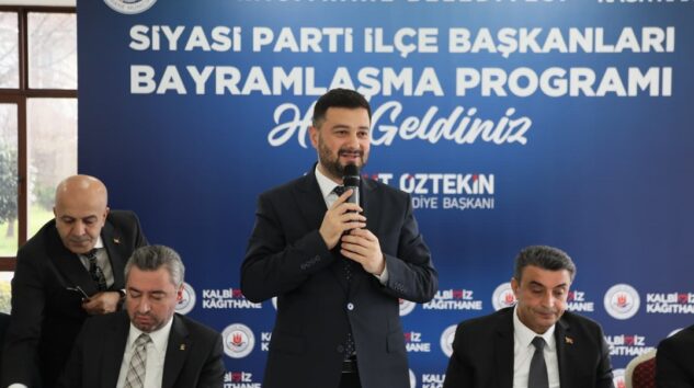 KAĞITHANE’DE SİYASİLER BU BAYRAMDA DA BAŞKAN ÖZTEKİN’İN EV SAHİPLİĞİNDE BULUŞTU