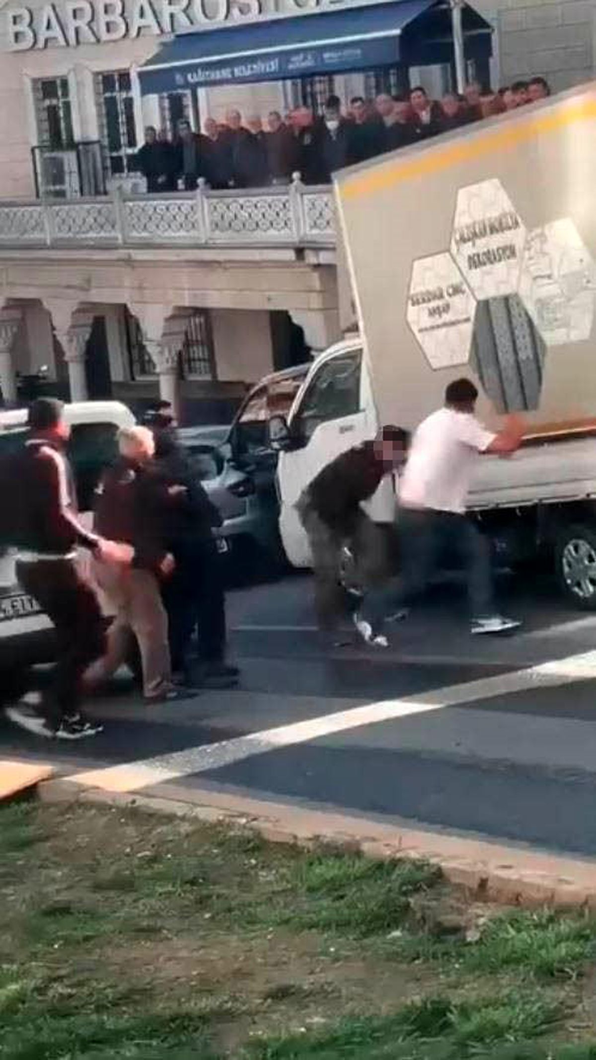 Kağıthane’de Bıçaklı Kavga