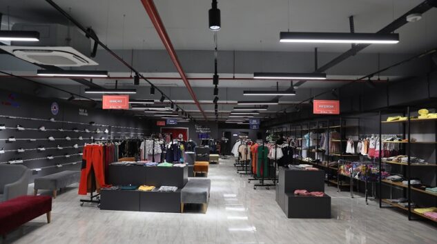 KÂĞITHANE’DE SOSYAL DESTEK ELDEN GÖNÜLE BÜYÜYOR