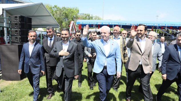 32. KÂĞITHANE YAĞLI GÜREŞLERİNİN BAŞPEHLİVANI SEÇKİN DUMAN OLDU