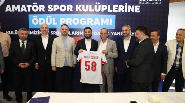 KÂĞITHANE BELEDİYESİ’NDEN AMATÖR SPOR KULÜPLERİNE DESTEK