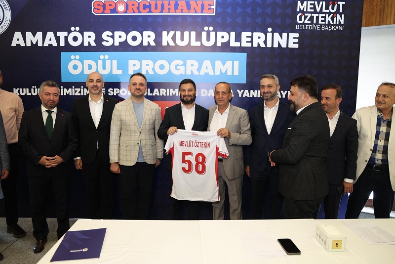 KÂĞITHANE BELEDİYESİ’NDEN AMATÖR SPOR KULÜPLERİNE DESTEK