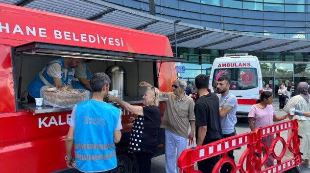 KÂĞITHANE’DE GÖNÜLLERİ ISITAN ÇORBA İKRAMI