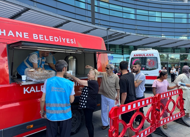 KÂĞITHANE’DE GÖNÜLLERİ ISITAN ÇORBA İKRAMI