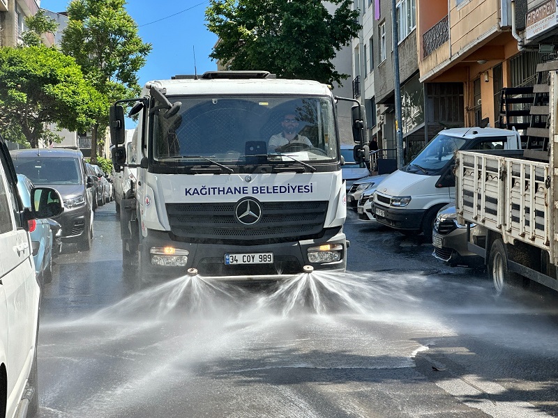 KÂĞITHANE’DE DAHA TEMİZ BİR ÇEVRE İÇİN YOĞUN MESAİ