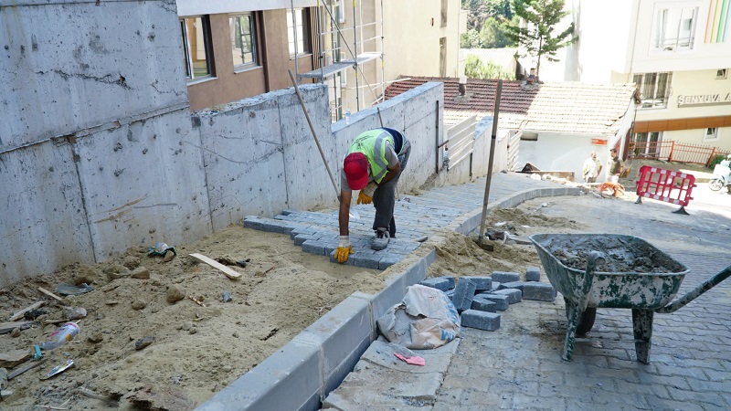 İLÇENİN ULAŞIM ALANLARI YENİLENMEYE DEVAM EDİYOR