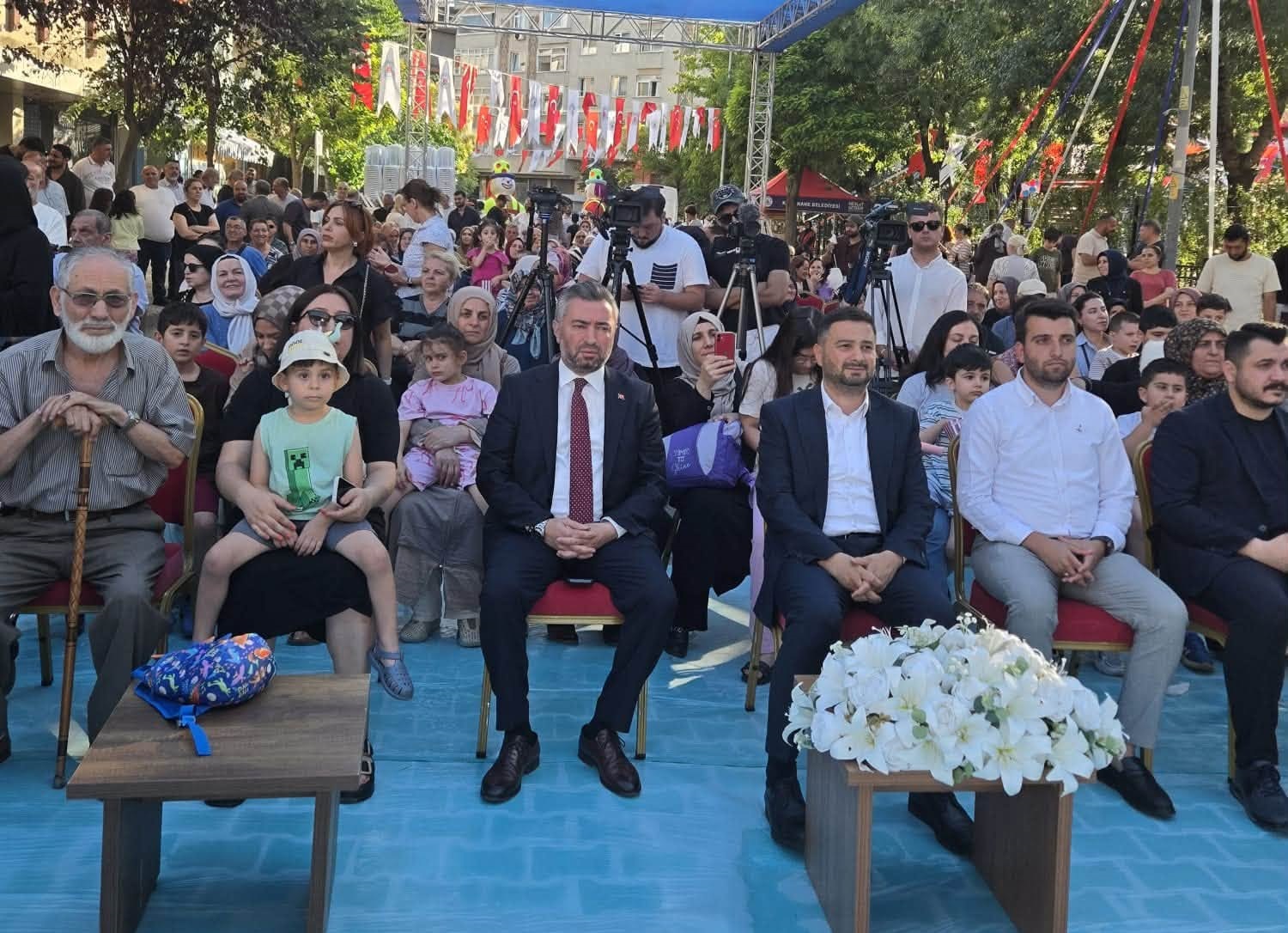 MUAMMER AKSOY PARKI YENİLENEN YÜZÜYLE HİZMETE AÇILDI