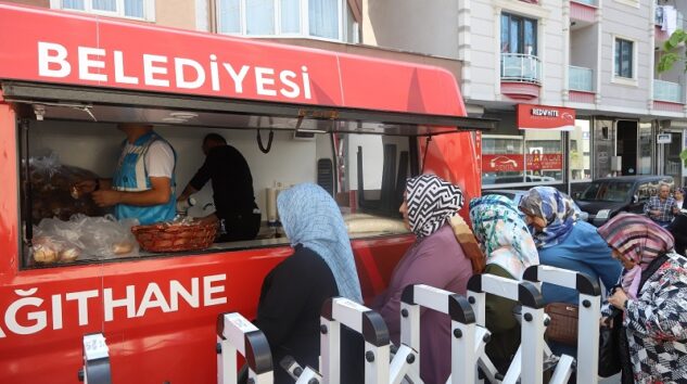 VATANDAŞLARA SICAK ÇORBA İKRAMI