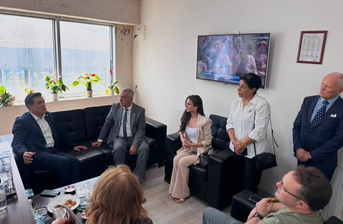 İYİ PARTİ KAĞITHANE’DE  SAHAYA ÇIKTI