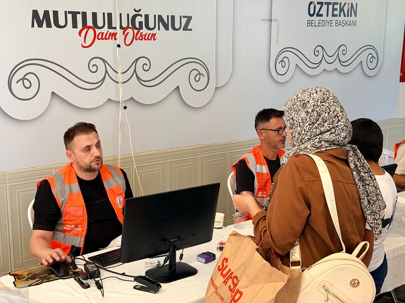 KÂĞITHANE BELEDİYESİ’NDEN ÖĞRENCİLERE ÇANTA VE KIRTASİYE DESTEĞİ