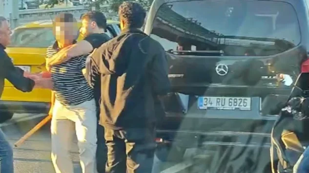Kağıthane’de trafik kazası sonrası ortalık karıştı