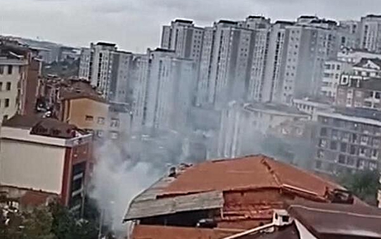 Kağıthane Seyrantepe’de elektrik direği patladı