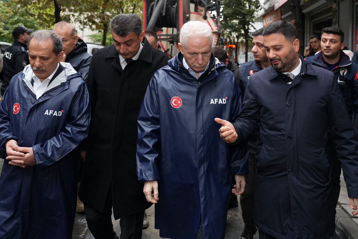 VALİ DAVUT GÜL KAĞITHANE’DE İNCELEMELRDE BULUNDU