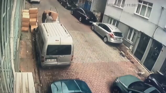 Kağıthane’de çöpteki haplar polisi depoya götürdü, 643 bin 476 hap ele geçirildi